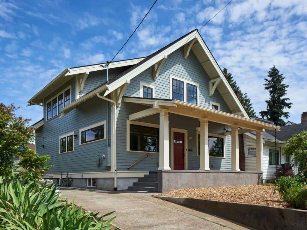 britton-exterior-side-driveway-sml