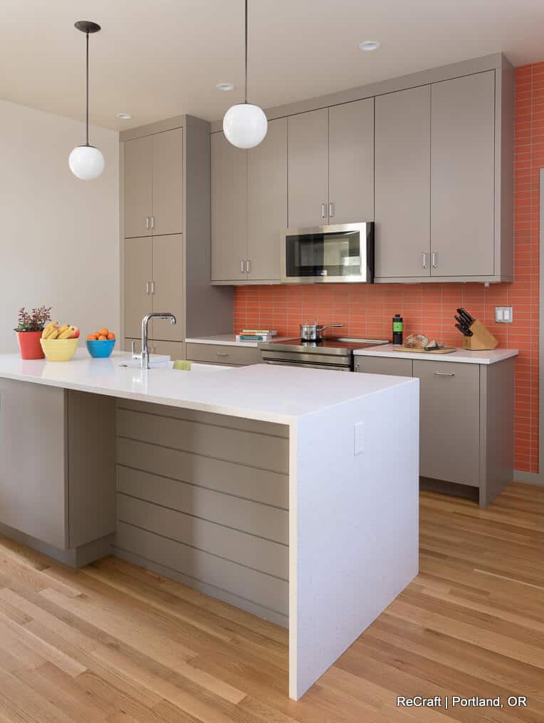 whitman-kitchen island+range Portland Kitchen Remodel Photo - Whitman Island Range